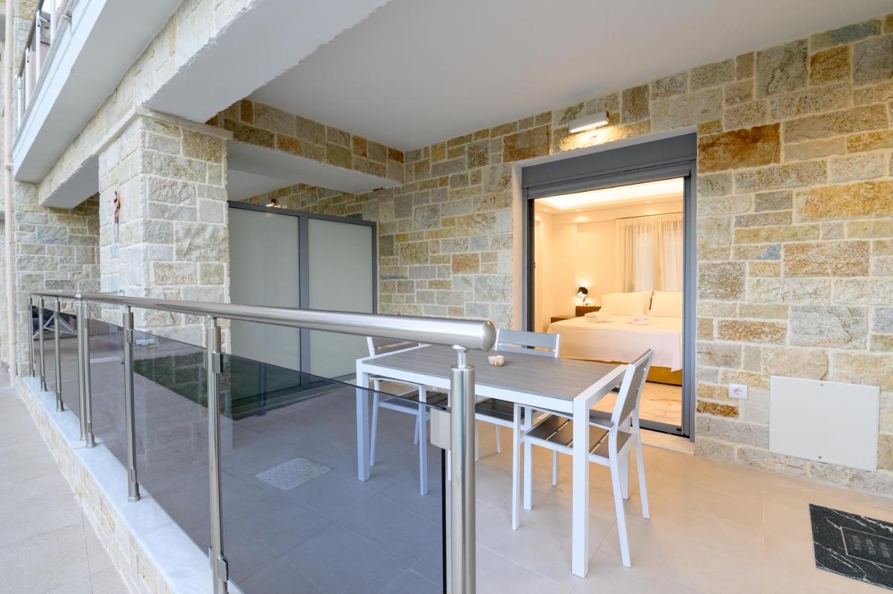 Momento Luxury Apartments Walking Distance From The Beach Nikiana Exteriör bild